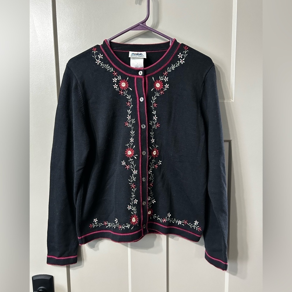 Northern Reflections Black Cardigan with Red Floral Embroidery Vintage 💯 Cotton